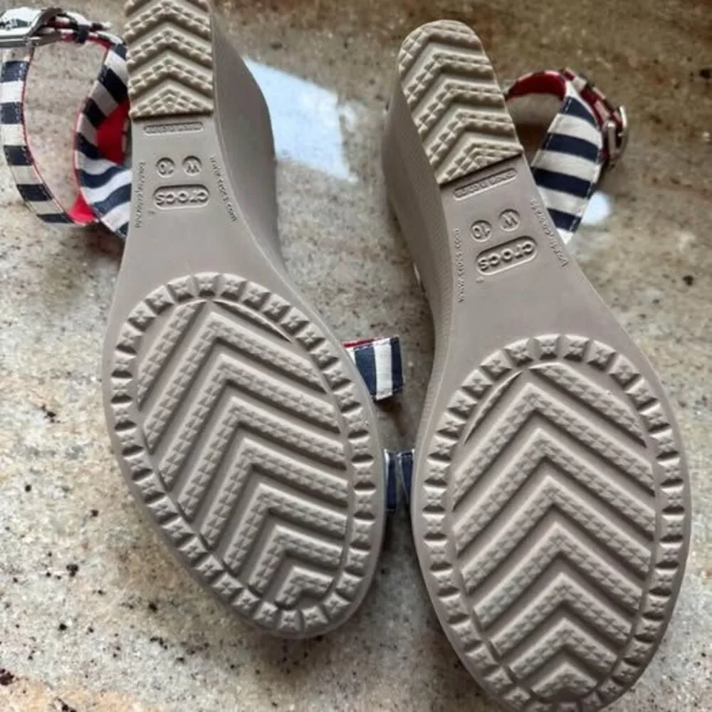 Crocs Leigh II Striped Wedge Sandals Size 10